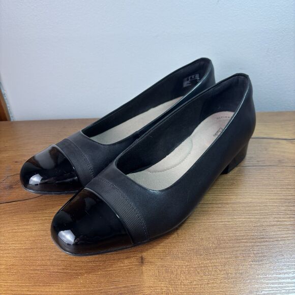 Clarks Womens Juliet Monte Ballet Flat Size 9 M Black Leather Cap Toe Shoe - Picture 1 of 11